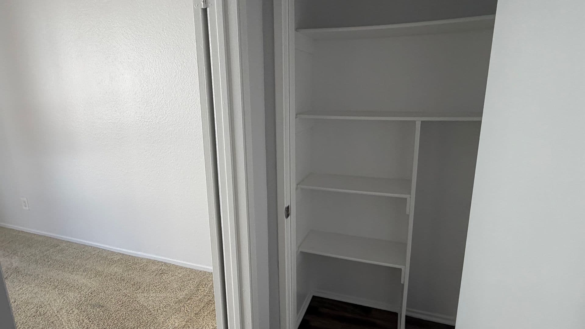 Los Angeles Apartment: 1443 N. Fuller Avenue
