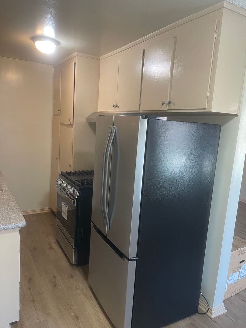 Inglewood Apartment: 925 Enterprise Avenue