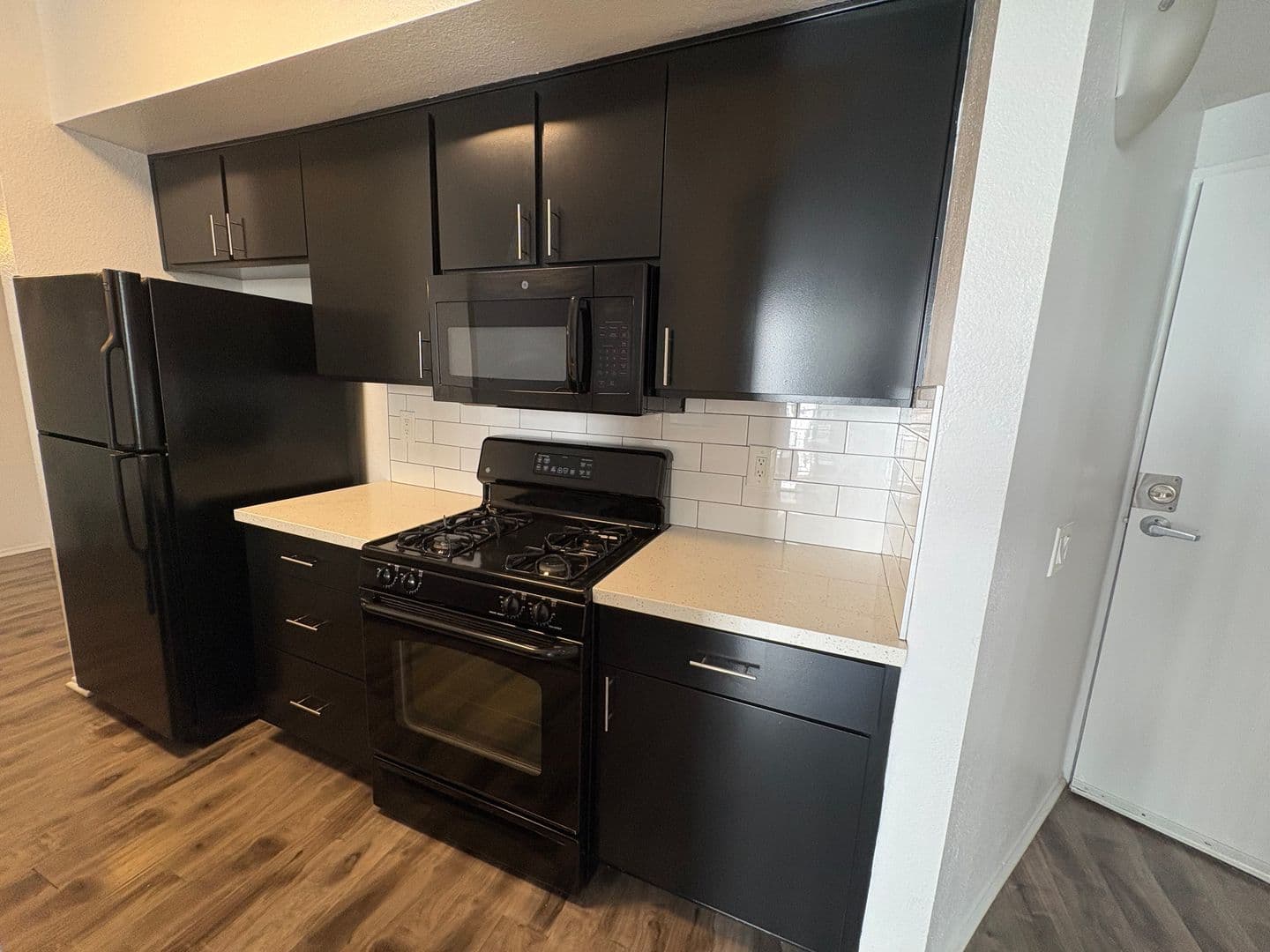 Los Angeles Apartment: 1443 N. Fuller Avenue