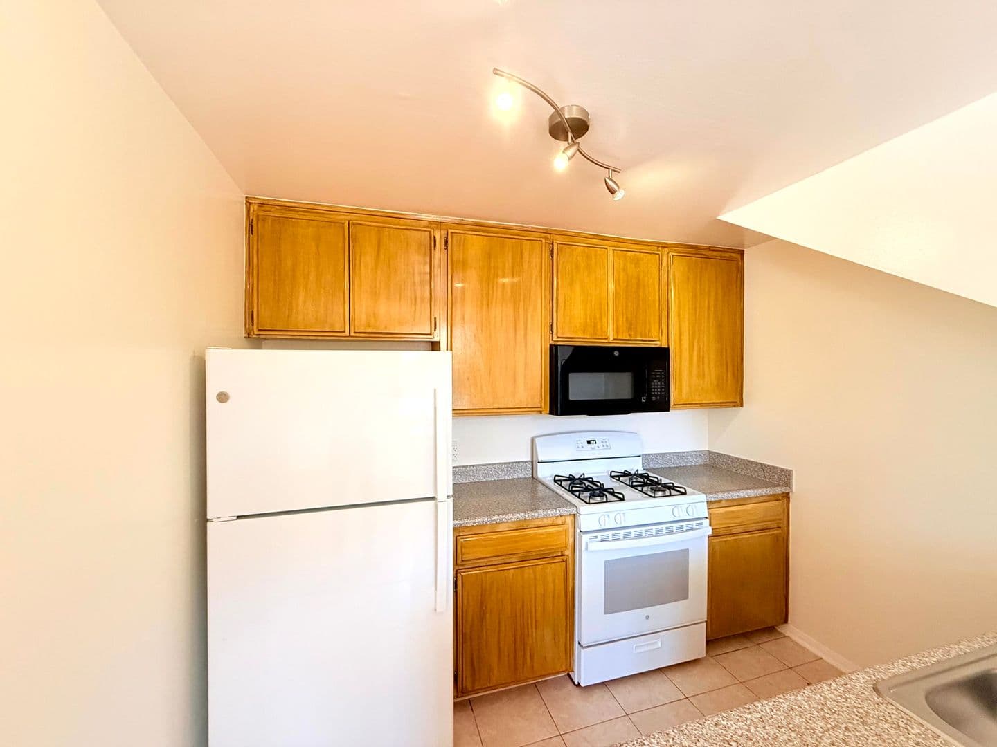 Studio City Apartment: 4202 Tujunga Ave