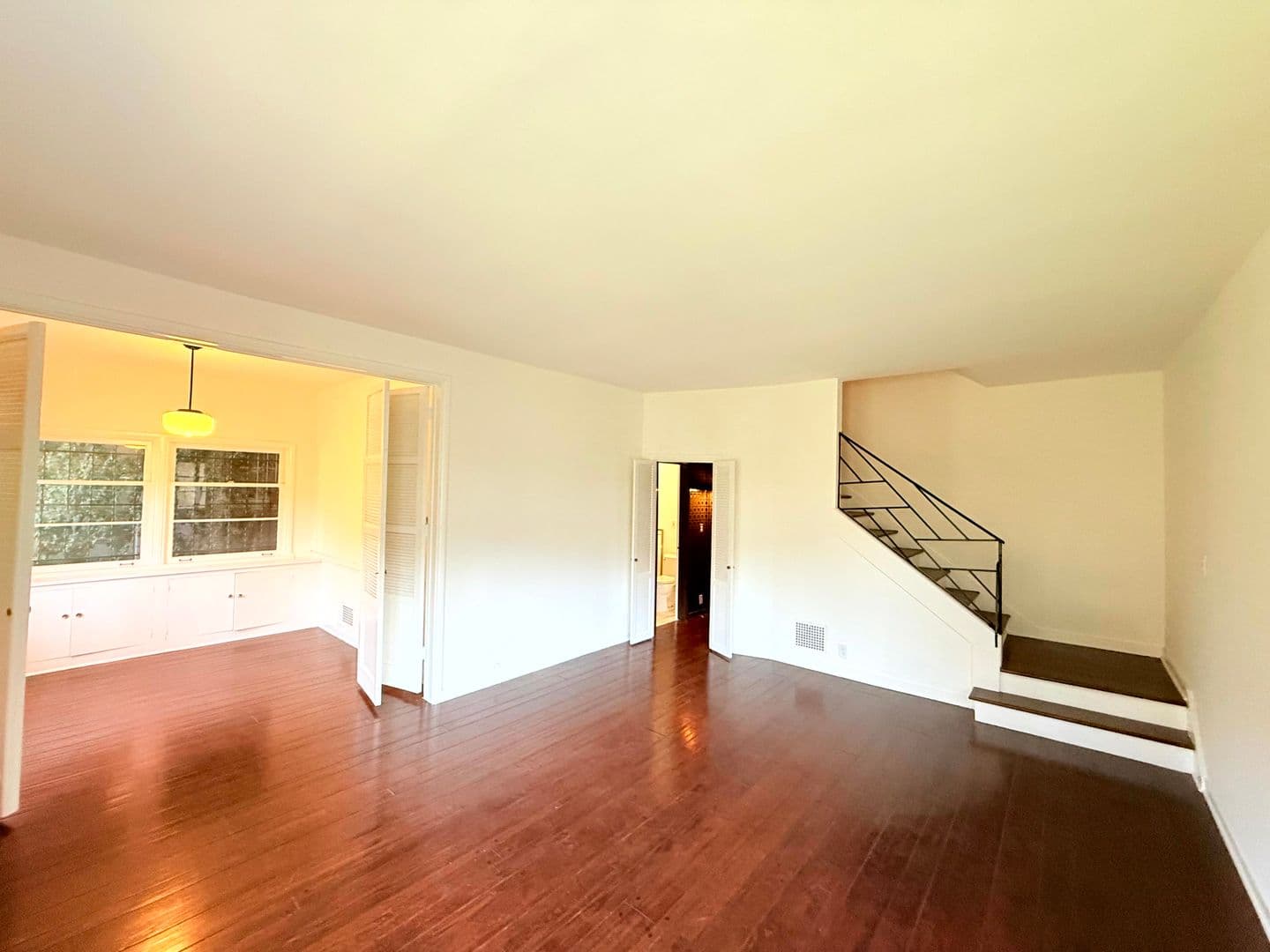 Los Angeles Apartment: 7660 Hollywood Boulevard