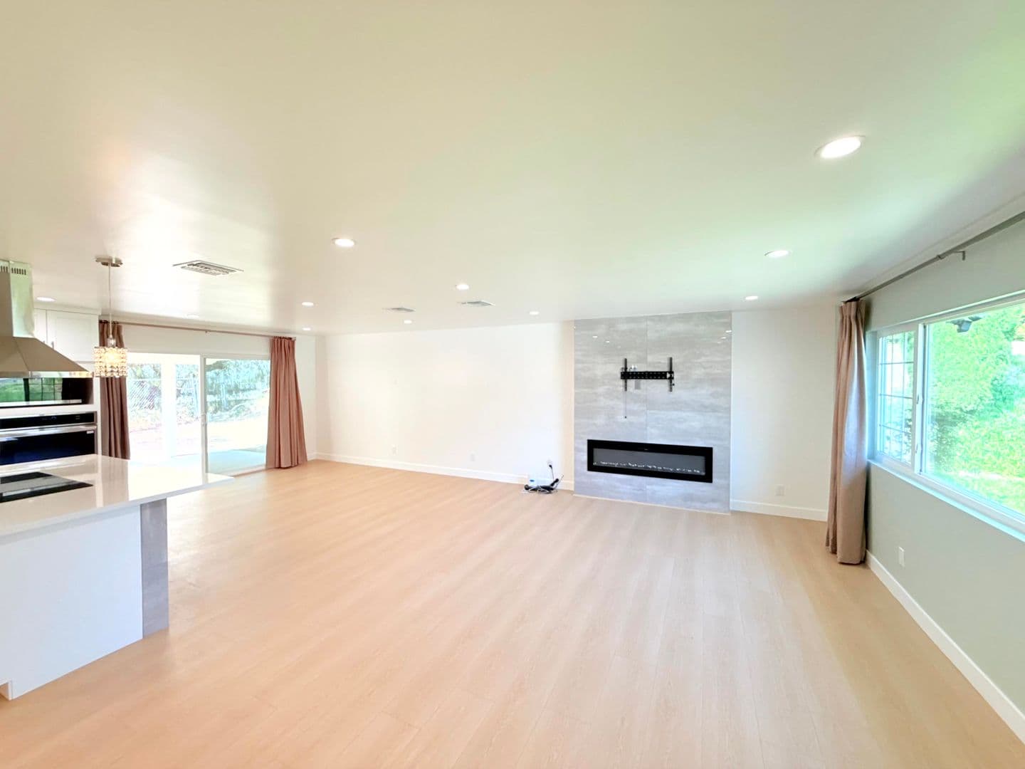 Pacoima Multiplex: 10839 Fellows Avenue - 10839 - House
