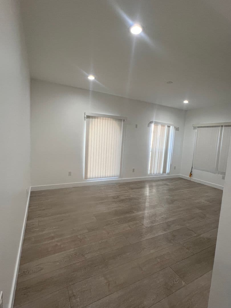 Los Angeles Apartment: 666 Shatto Place