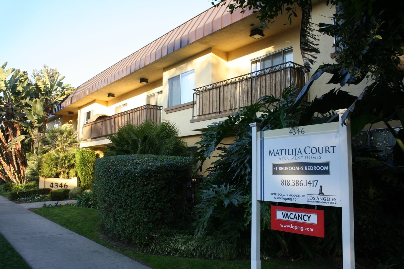 Sherman Oaks Apartment: 4334 Matilija Ave.