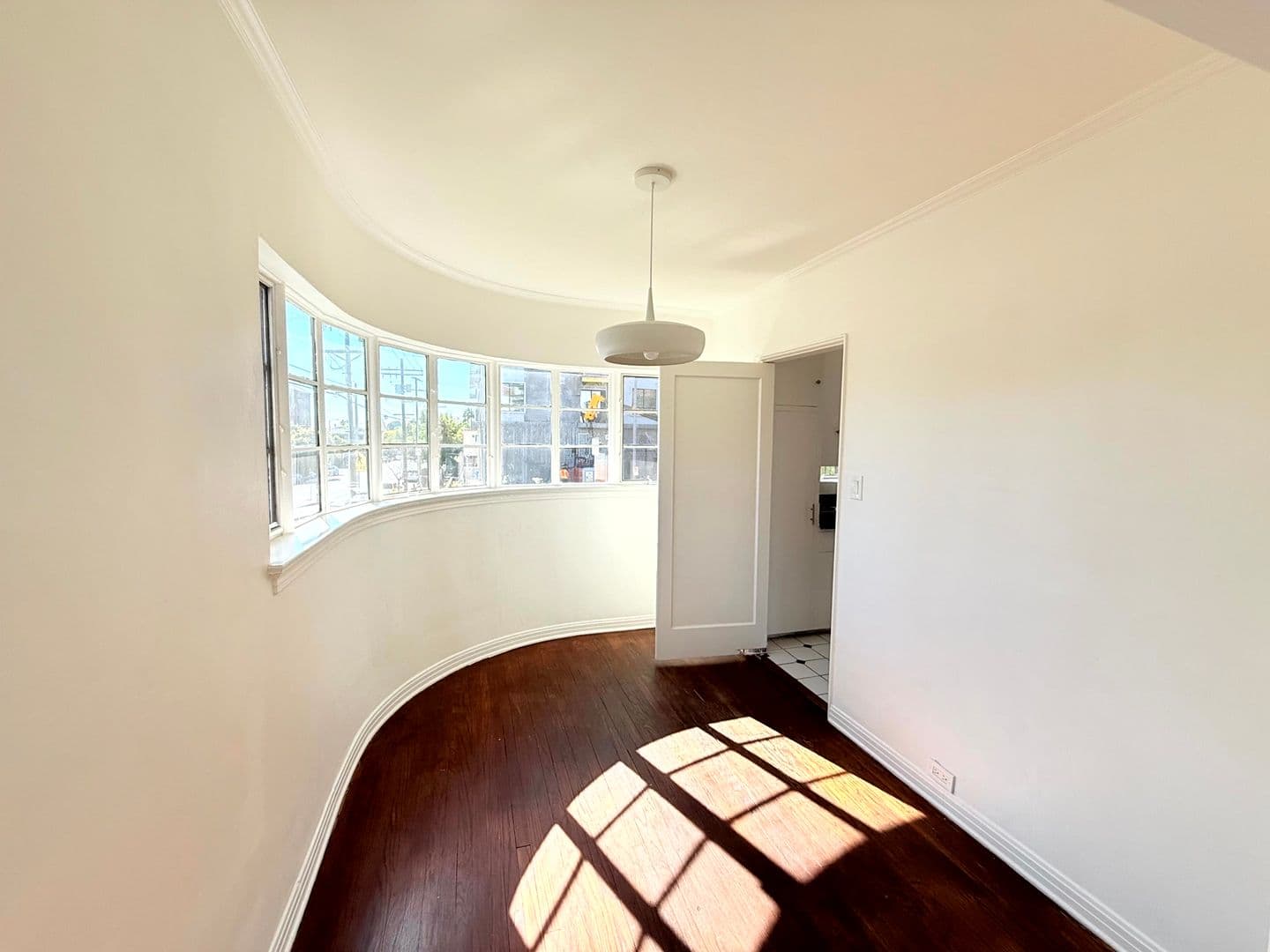 Los Angeles Apartment: 3919 W. 8th Street