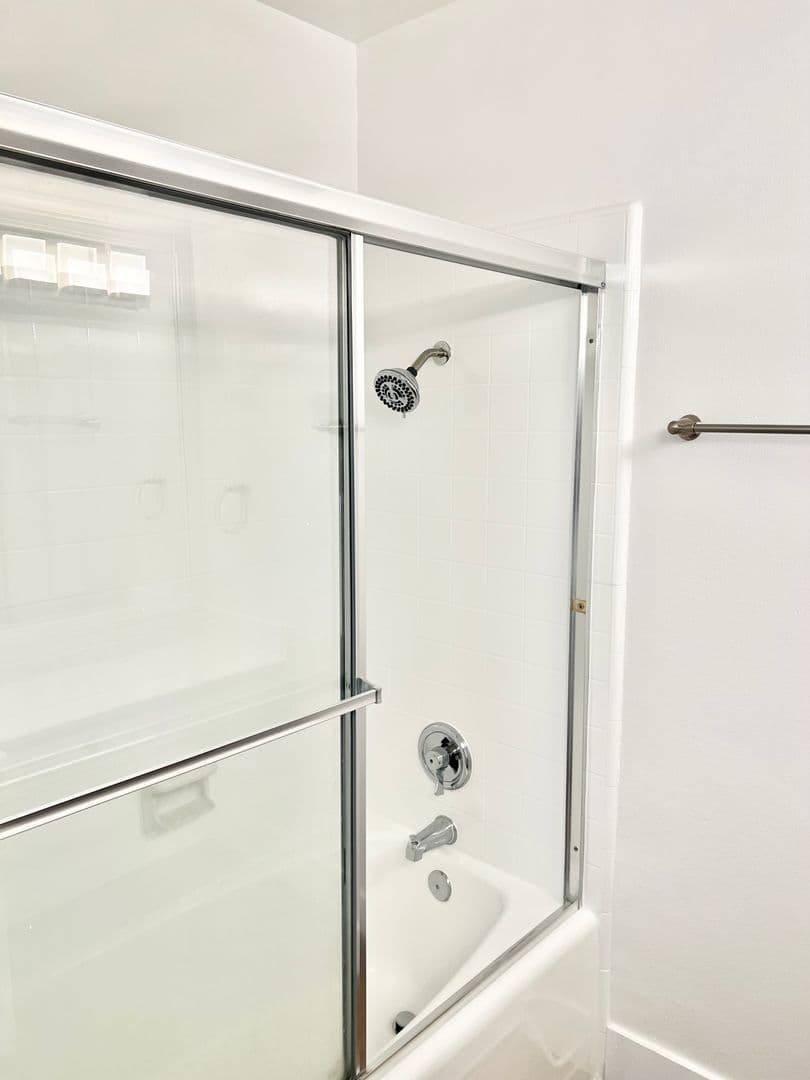 Sherman Oaks Apartment: 4647 Vista Del Monte