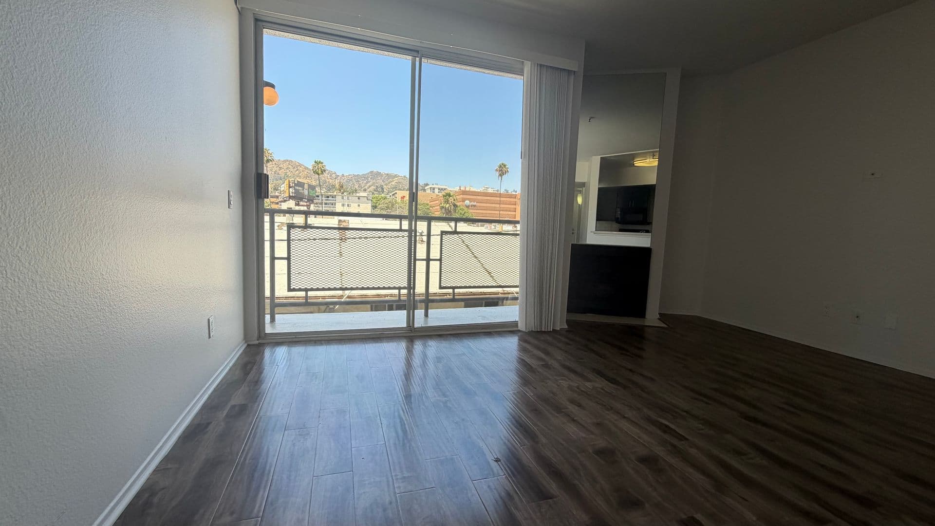 Los Angeles Apartment: 1443 N. Fuller Avenue