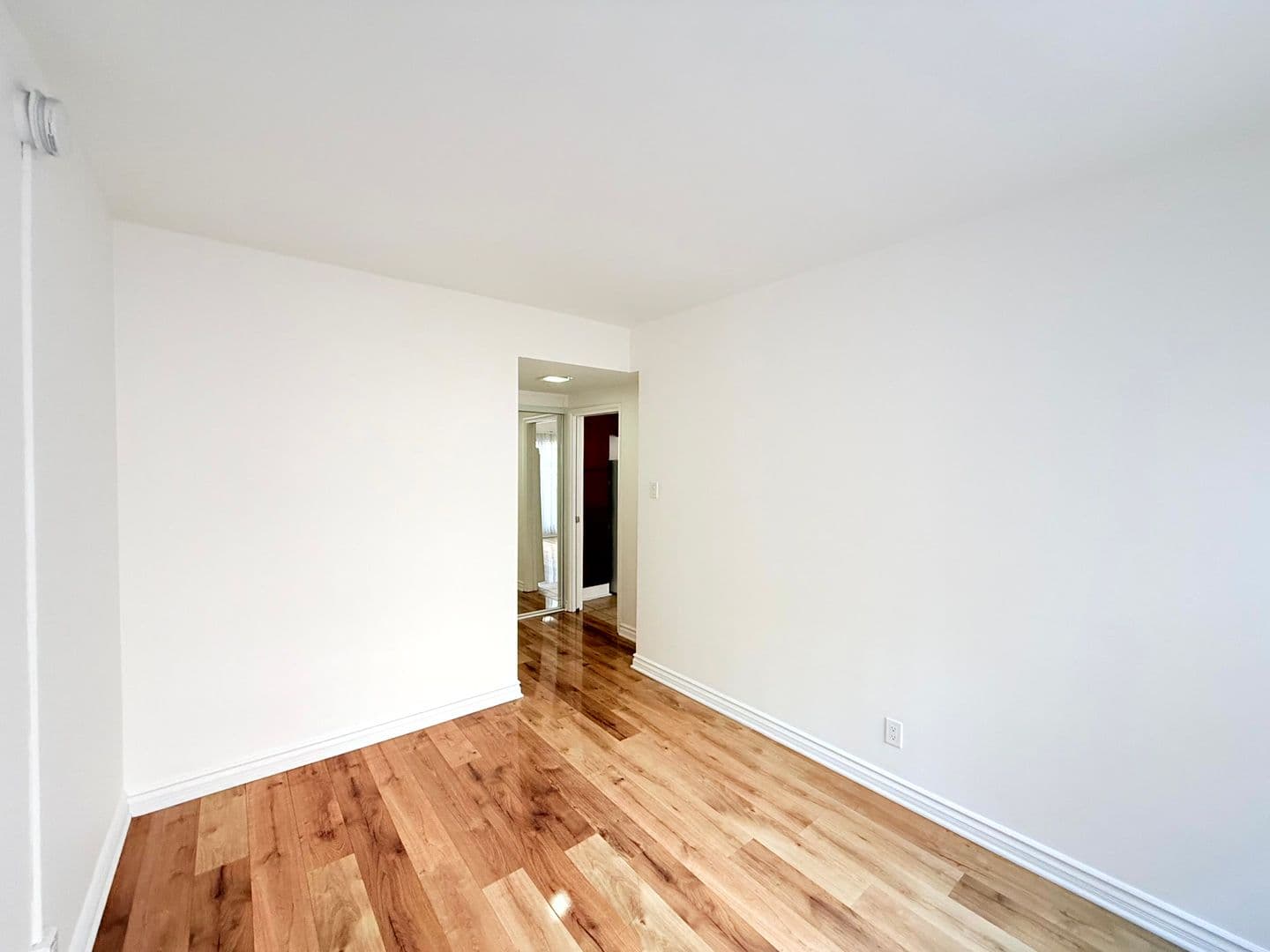 Los Angeles Apartment: 5356 Fountain Avenue/1266 N. Serrano