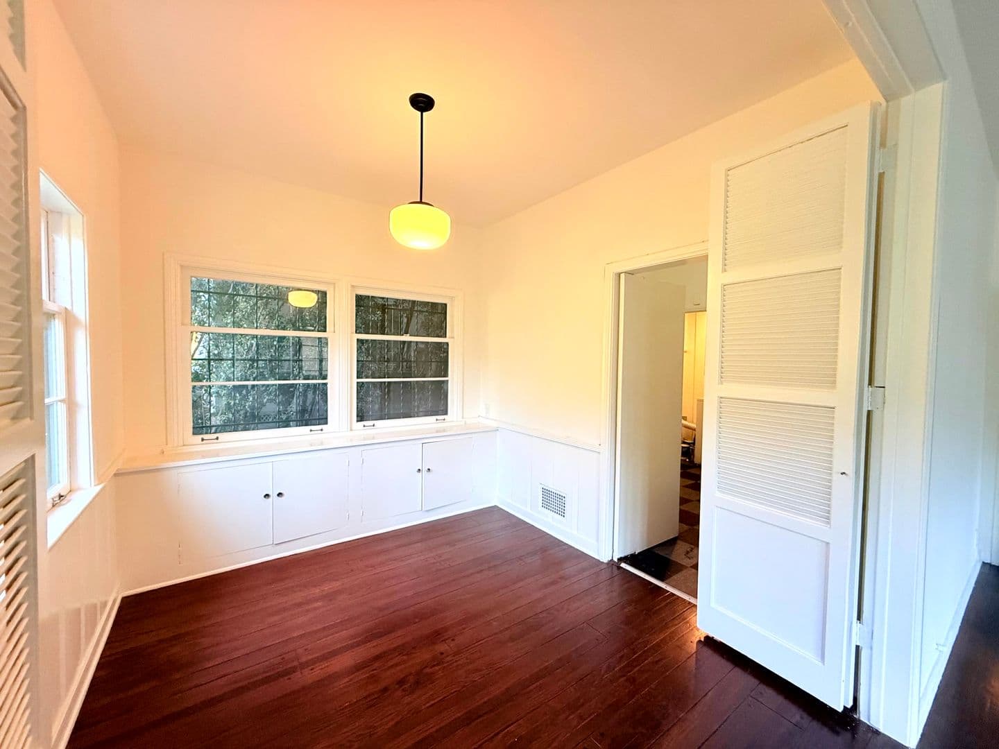 Los Angeles Apartment: 7660 Hollywood Boulevard