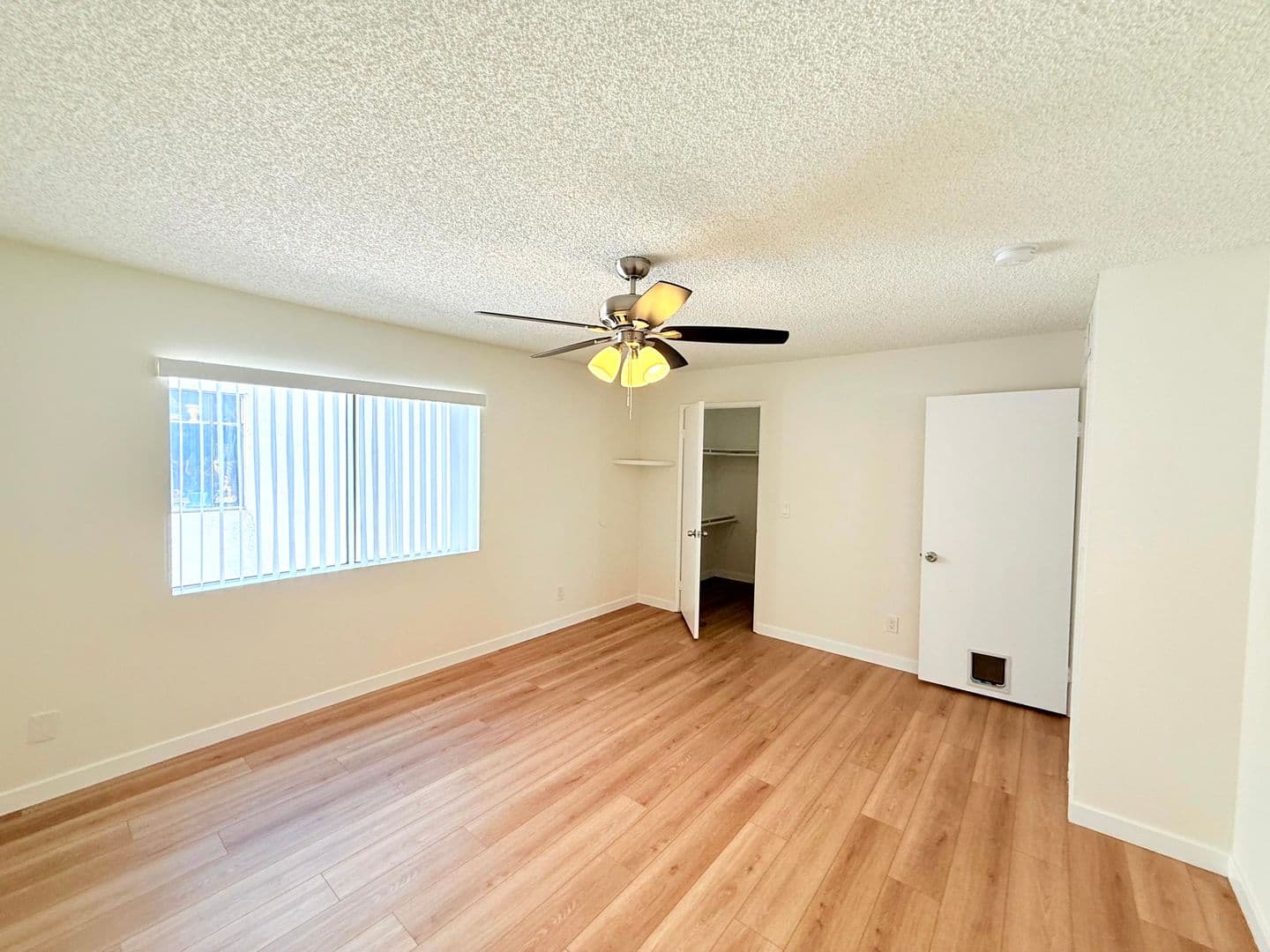 North Hollywood Apartment: 5233 Cartwright Avenue