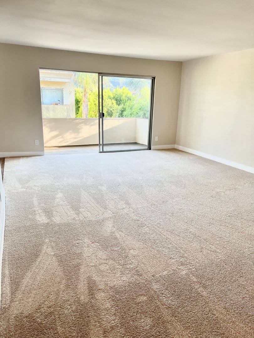 Sherman Oaks Apartment: 4647 Vista Del Monte