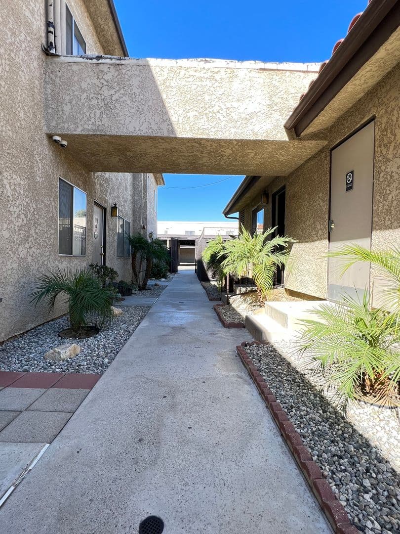 Castaic Apartment: 31717 Ridge Route Road