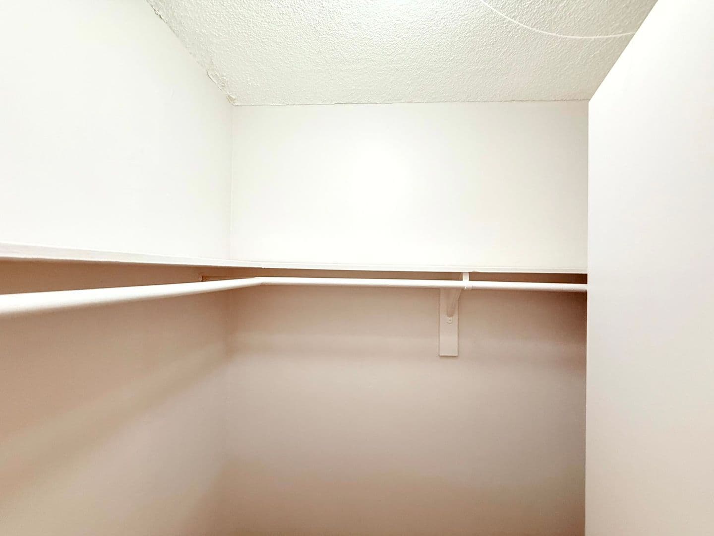 Inglewood Apartment: 853 W Beach Avenue