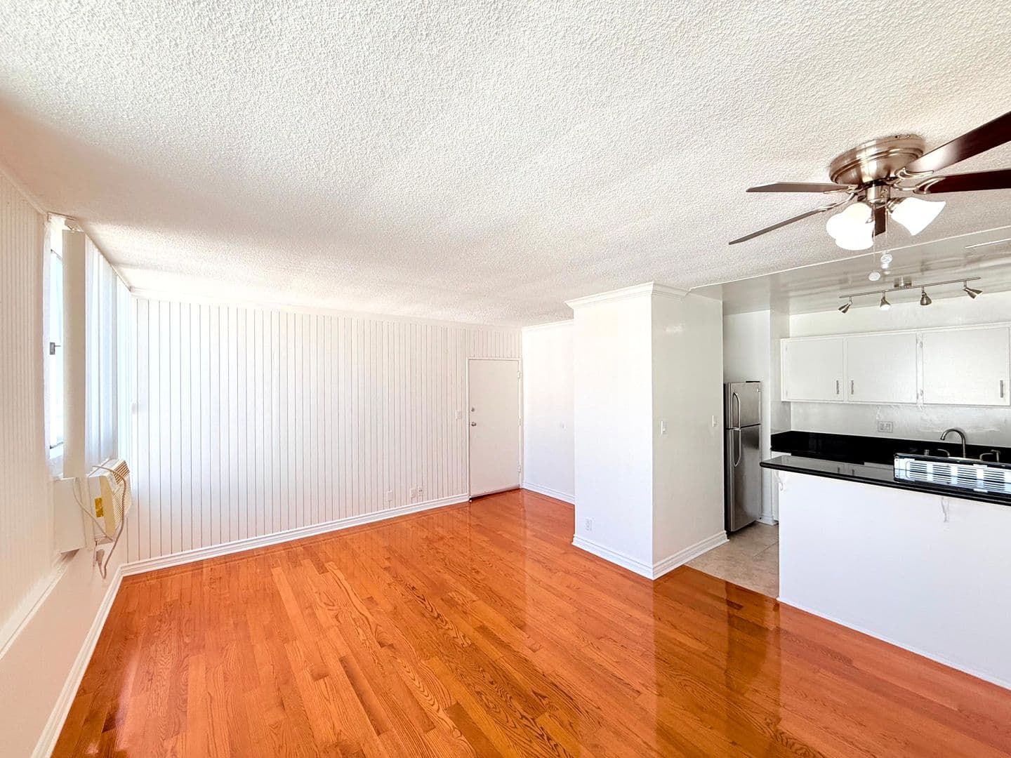 Los Angeles Apartment: 1029 N. Ardmore Avenue
