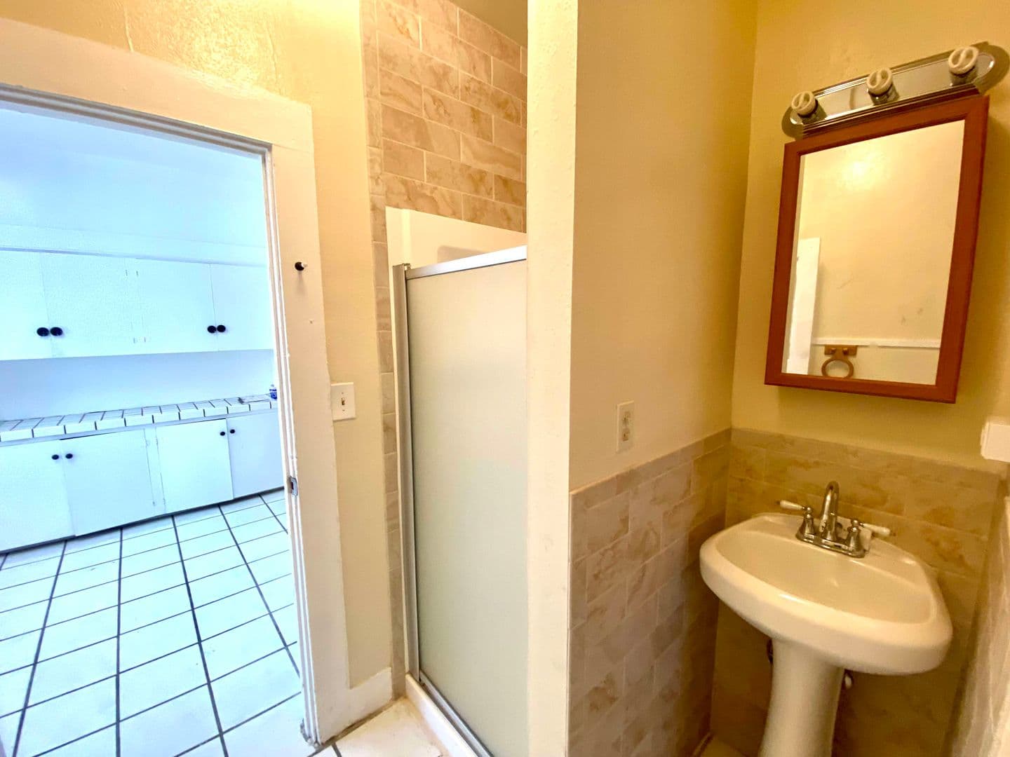 Los Angeles House: 1513 W 45th St