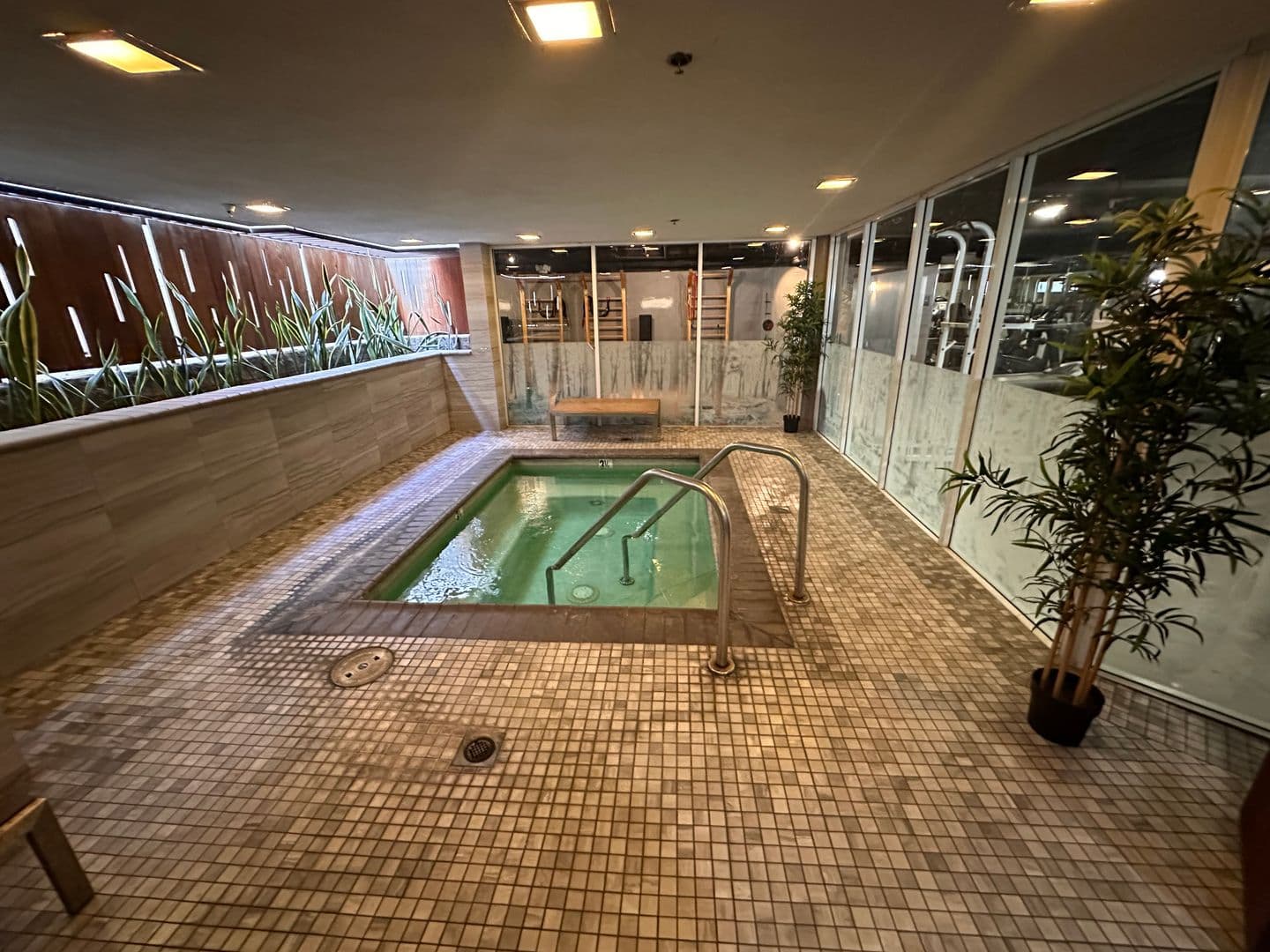 Los Angeles Apartment: 1443 N. Fuller Avenue