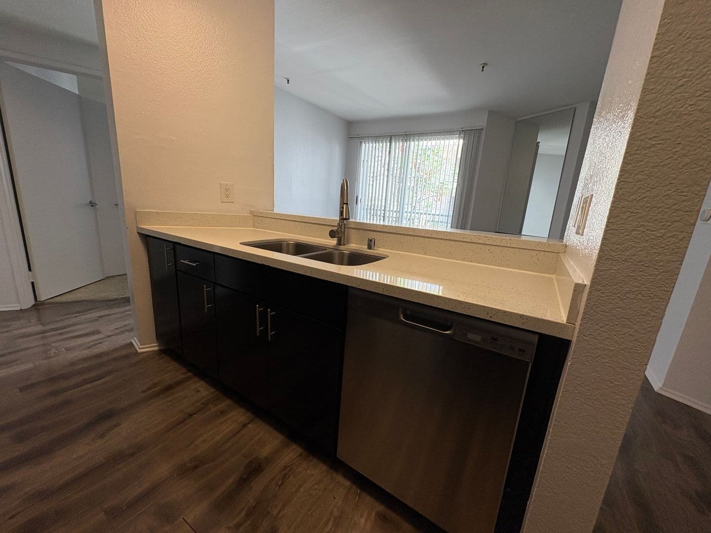 Los Angeles Apartment: 1443 N. Fuller Avenue