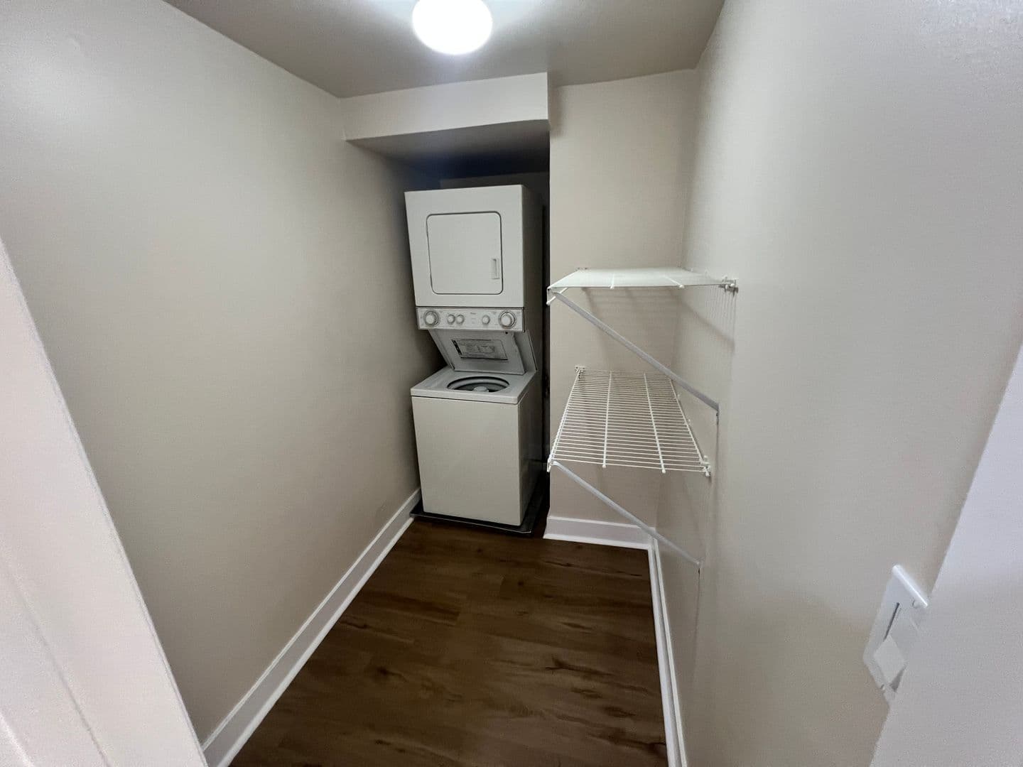 Sherman Oaks Apartment: 4647 Vista Del Monte