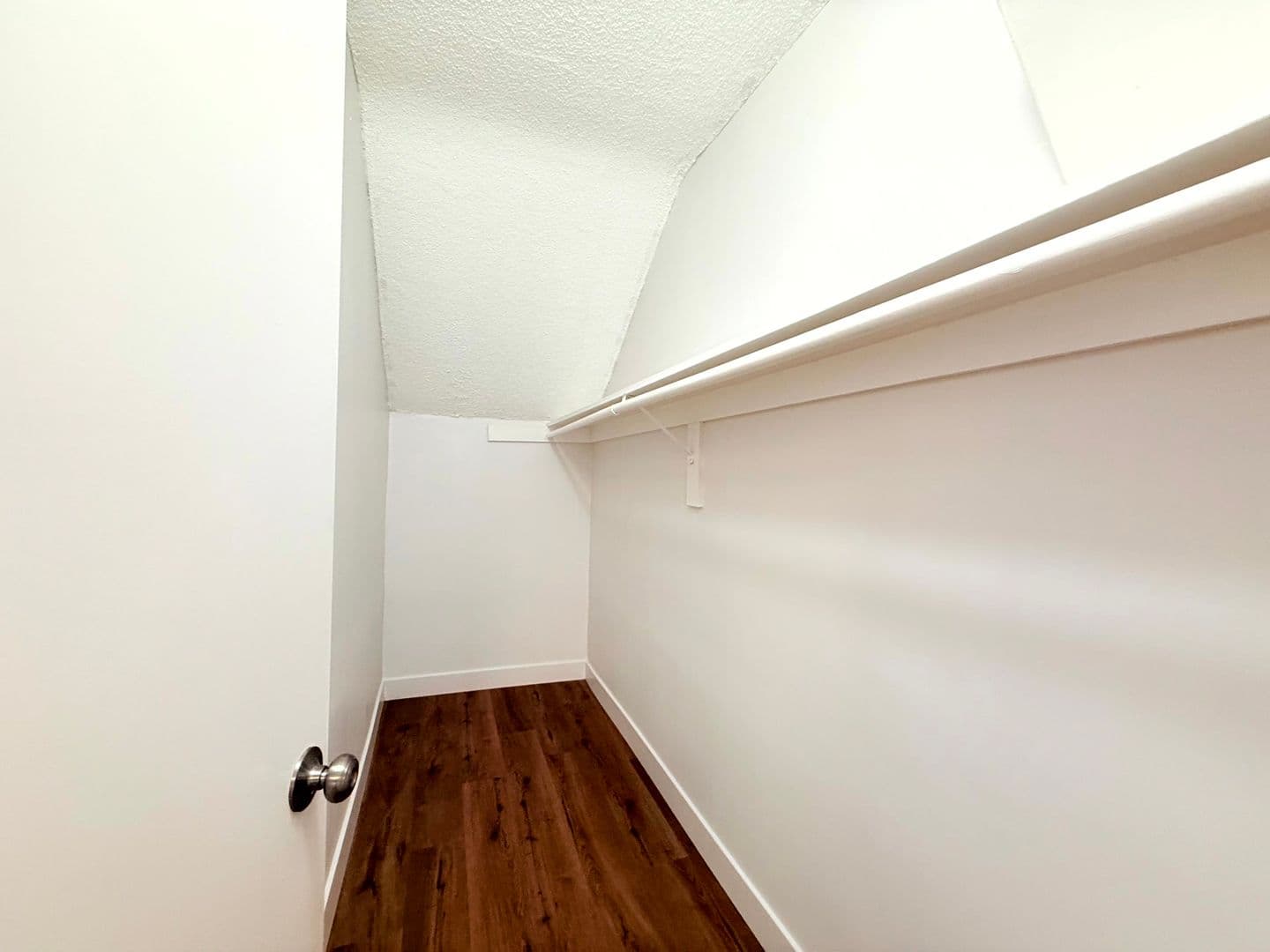 Inglewood Apartment: 853 W Beach Avenue
