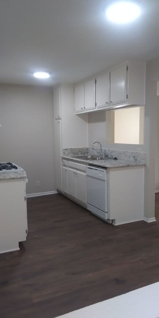 Santa Clarita Apartment: 17740 Scherzinger Lane