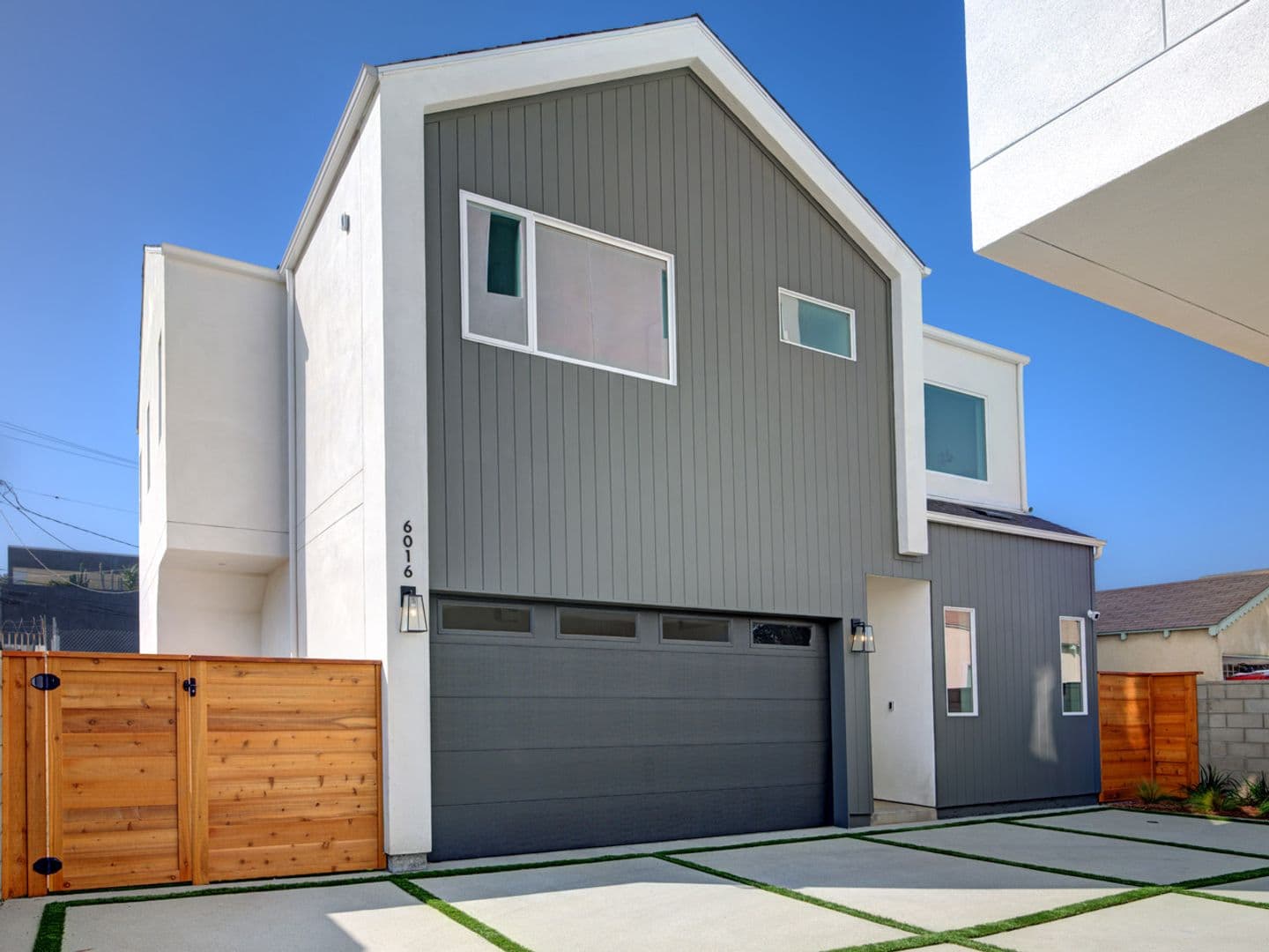 Los Angeles Townhome: 6016 - 6018 Comey Ave