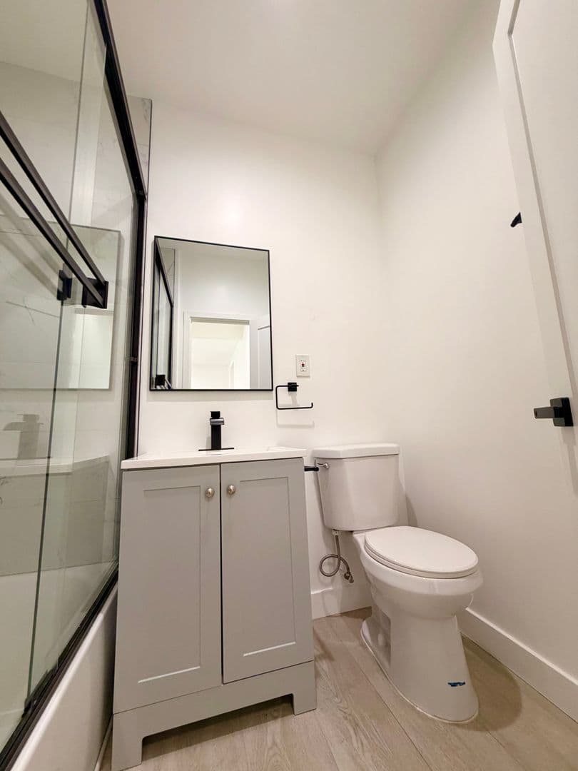 Los Angeles Apartment: 666 Shatto Place