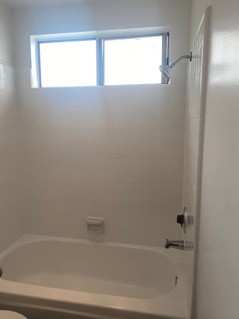 Winnetka Apartment: 20258 Roscoe Blvd