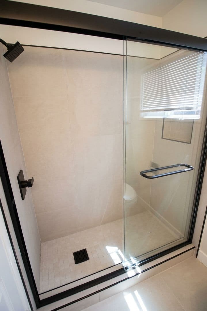 Burbank Apartment: 425 E. Magnolia Boulevard