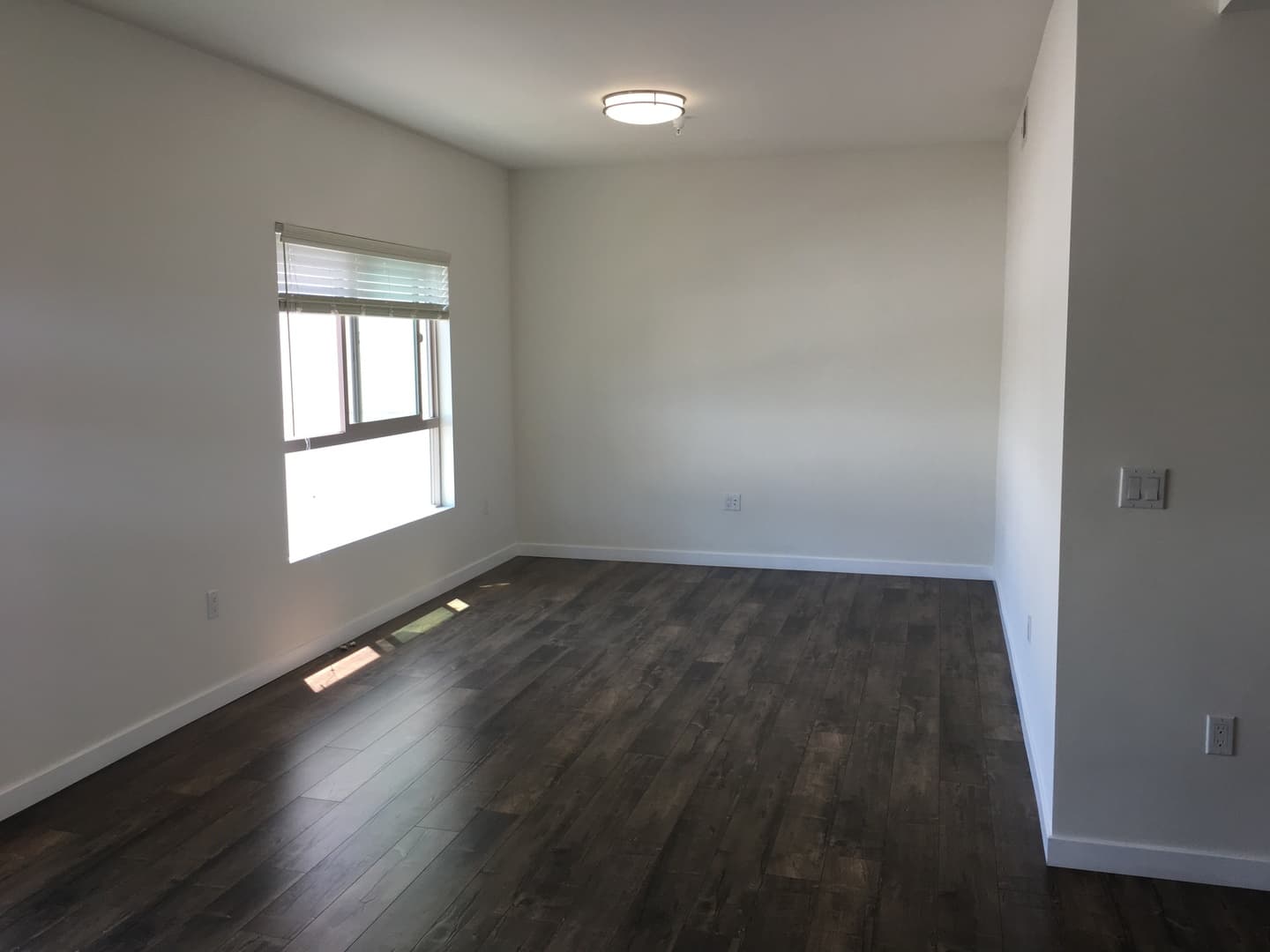 Canoga Park Apartment: 6816 Independence Ave