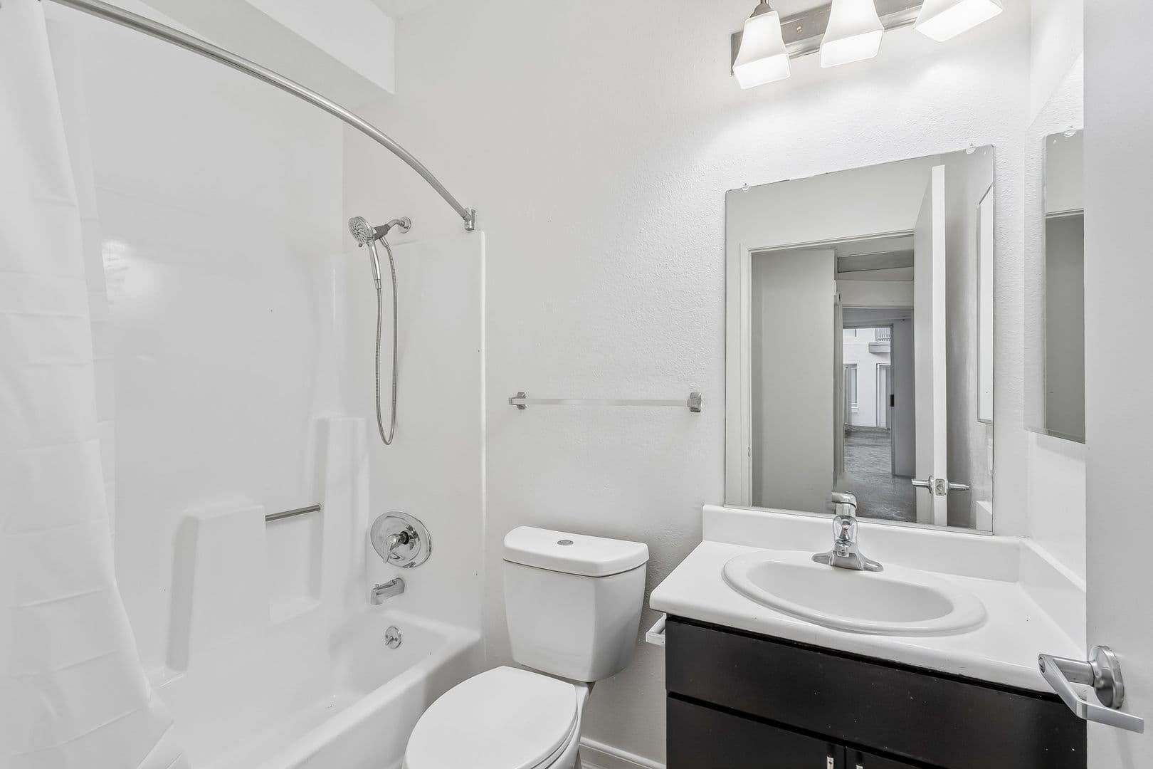 Los Angeles Apartment: 1443 N. Fuller Avenue