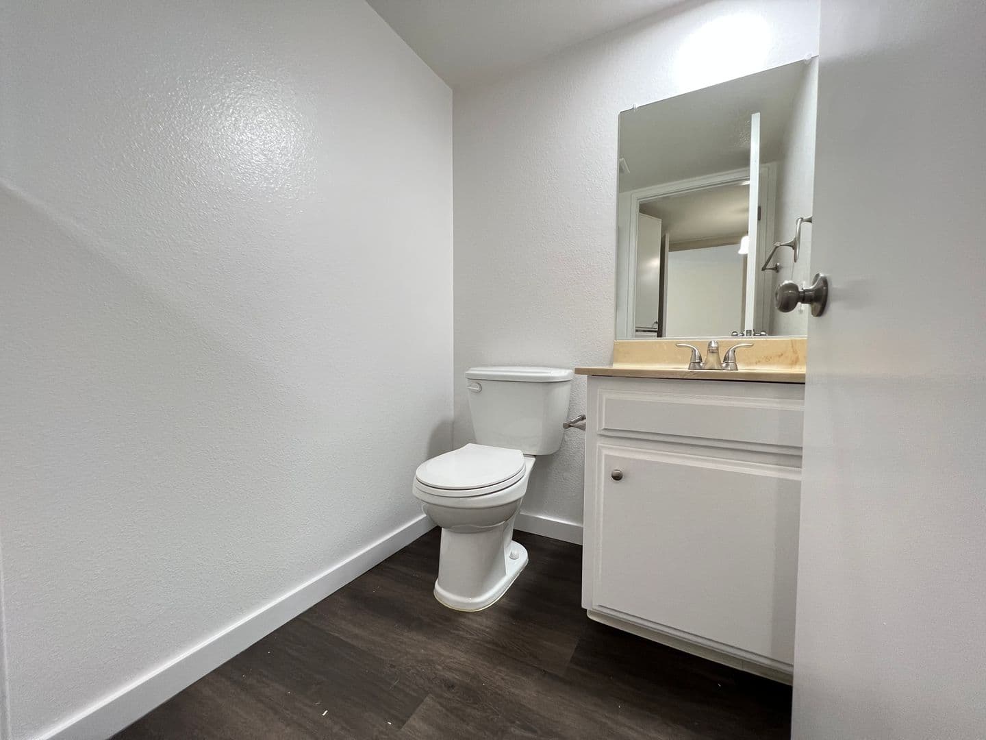 Reseda Apartment: 7259 Baird Avenue