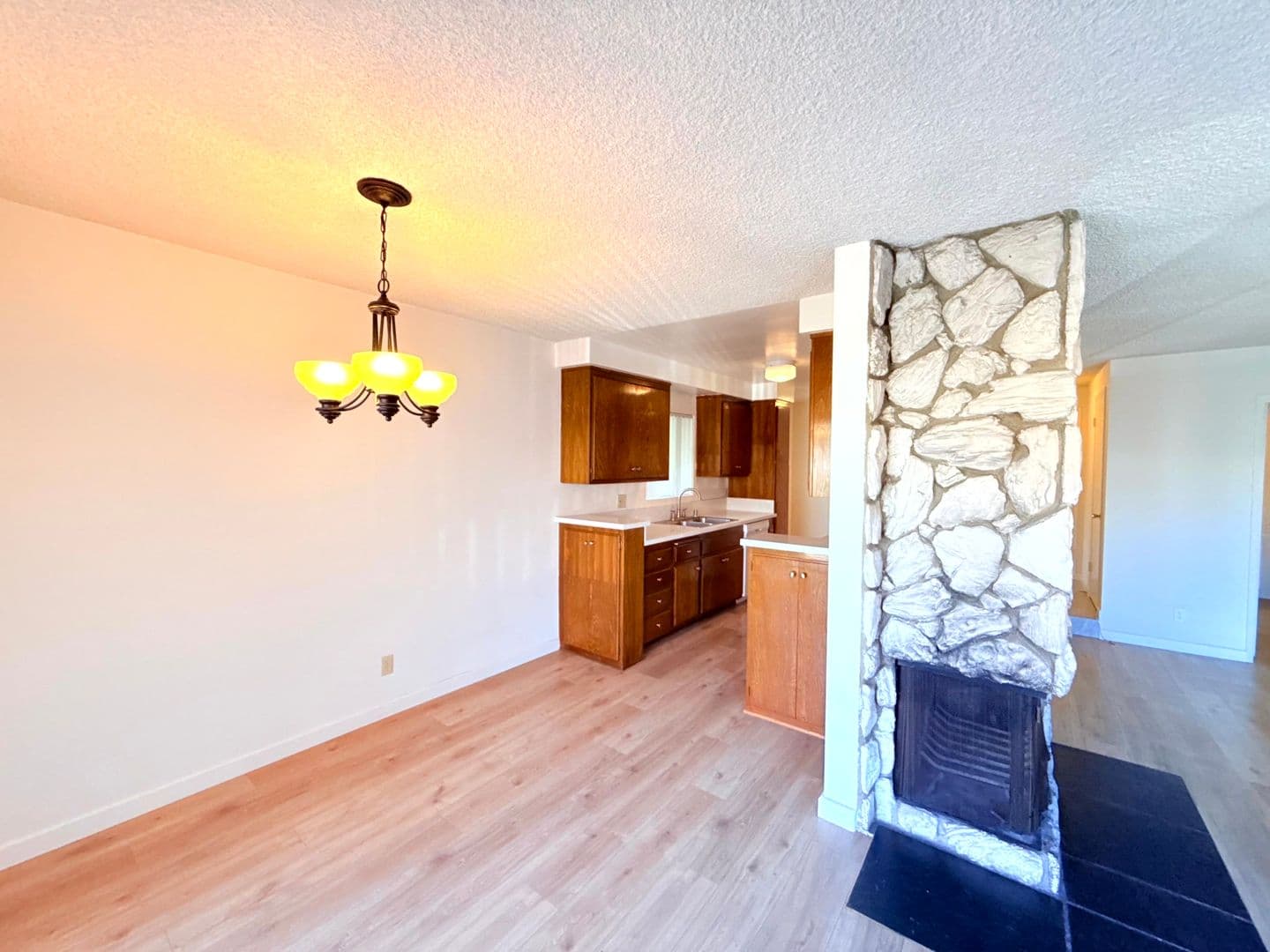 Los Angeles Apartment: 1275 Barry Avenue
