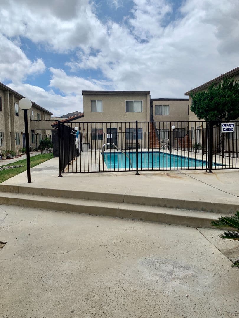 Castaic Apartment: 31717 Ridge Route Road