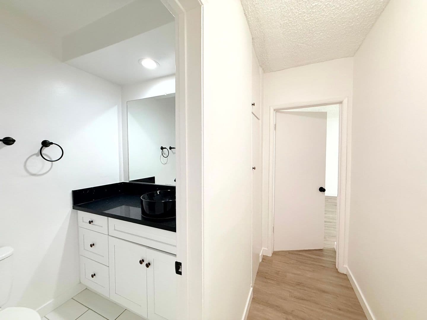 Los Angeles Apartment: 1426 South Point View St.