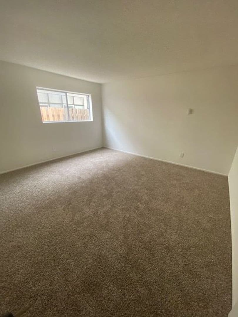Los Angeles Apartment: 10644 Eastborne Avenue