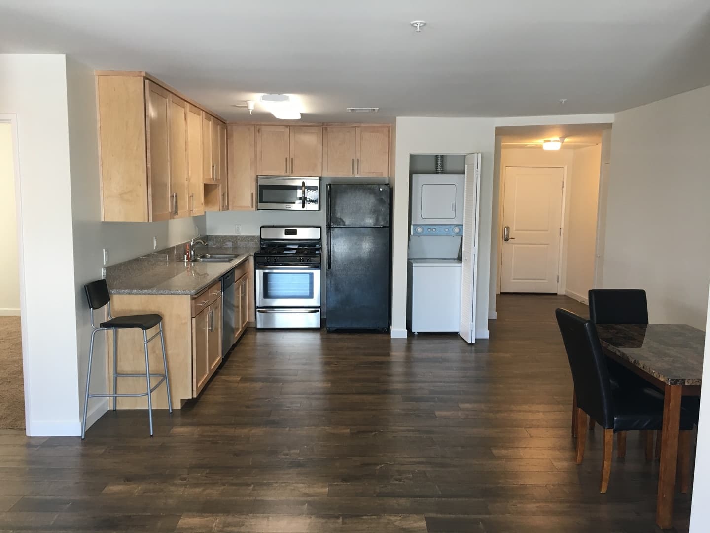 Canoga Park Apartment: 6816 Independence Ave