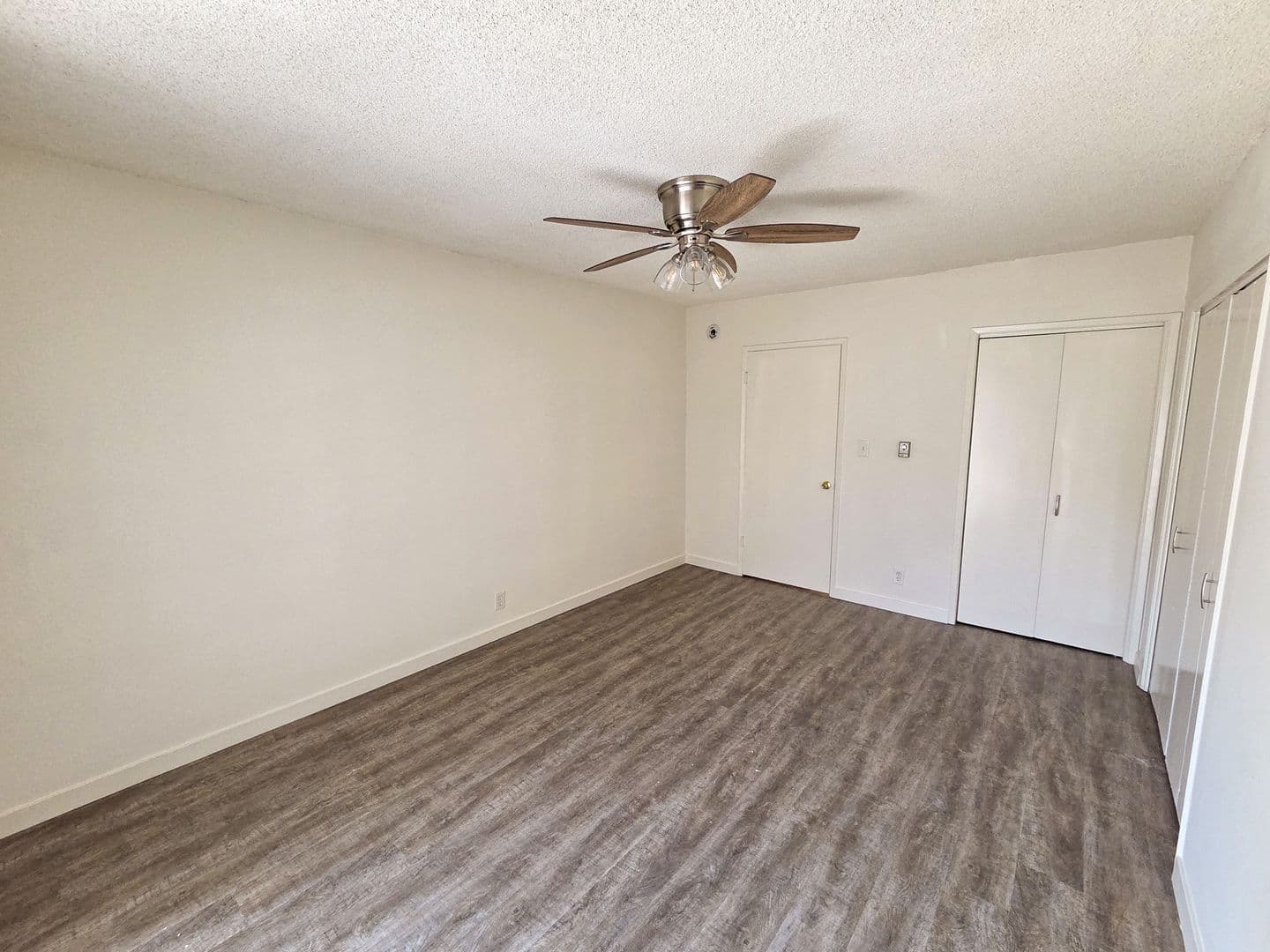 Los Angeles Apartment: 8570 Gregory Way