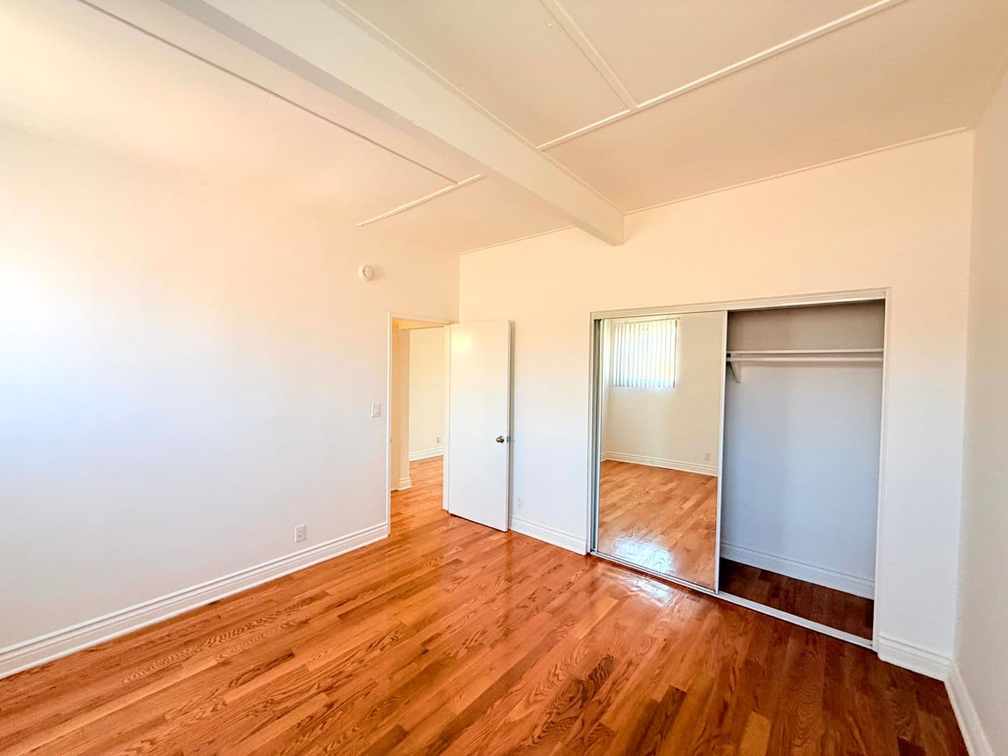 Los Angeles Apartment: 1376 N. Serrano Avenue
