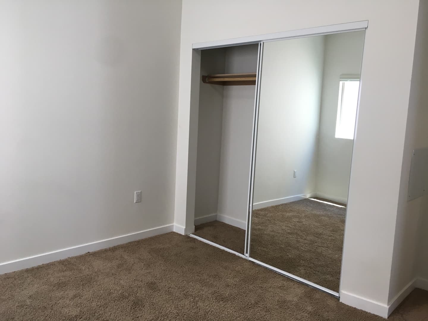 Canoga Park Apartment: 6816 Independence Ave