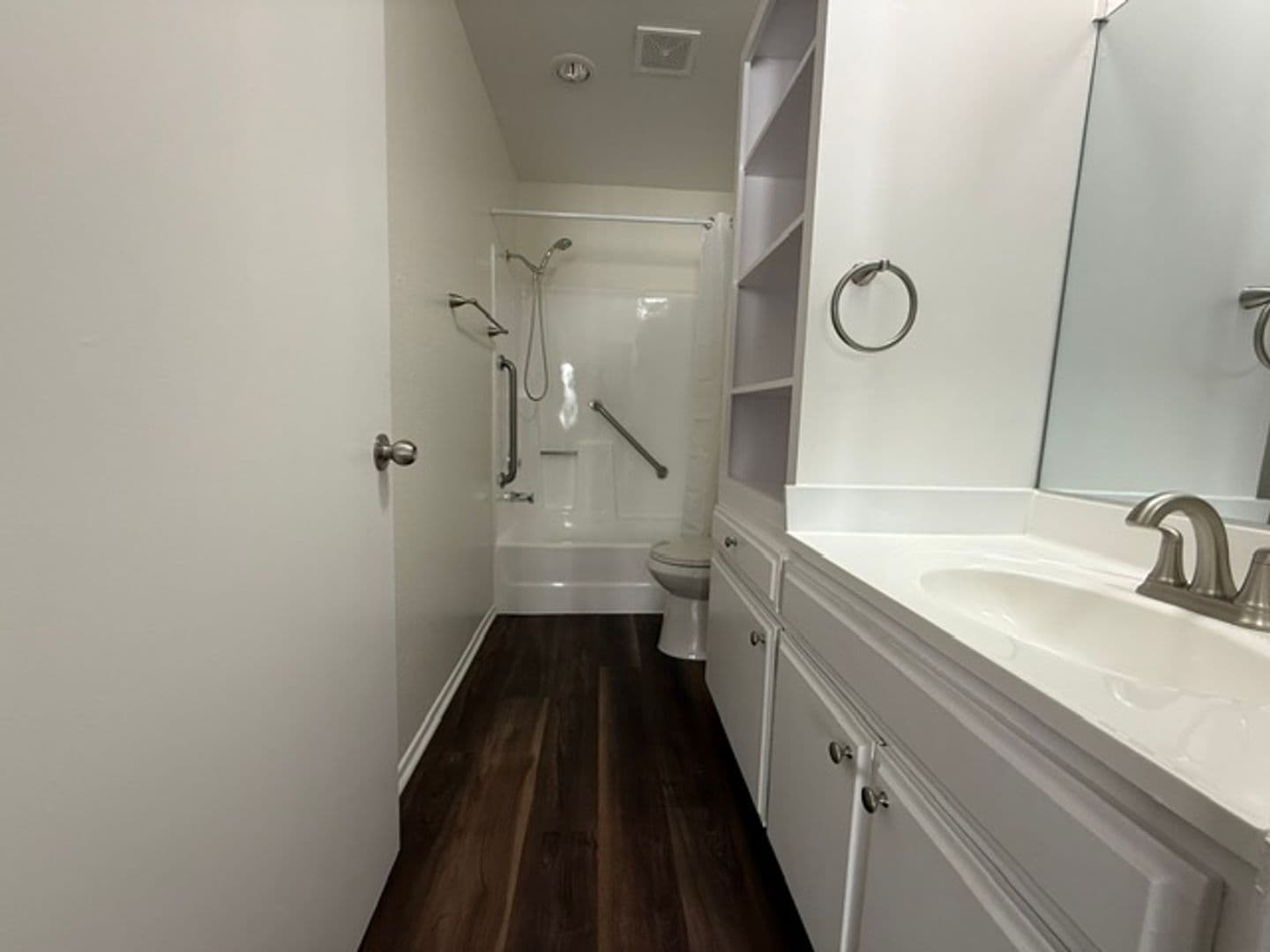 Reseda Apartment: 7235 Baird Avenue