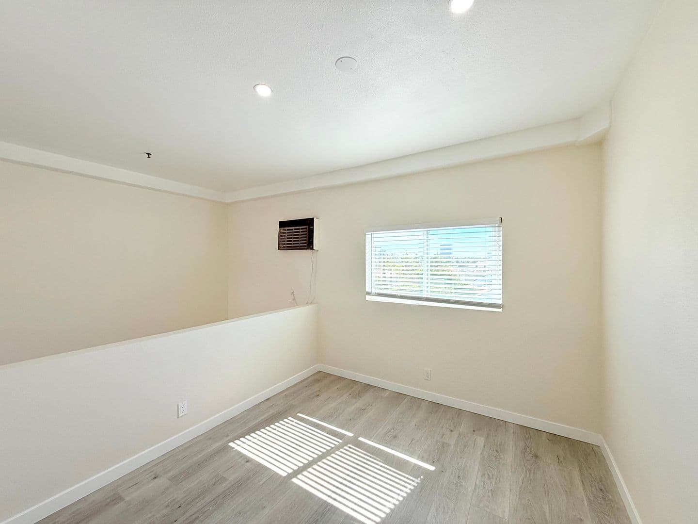 Los Angeles Apartment: 432 N Kingsley Dr.