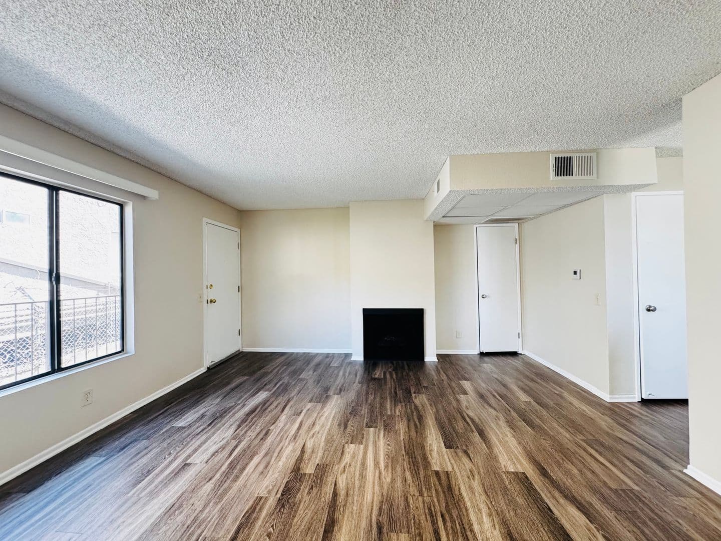 Reseda Apartment: 7259 Baird Avenue