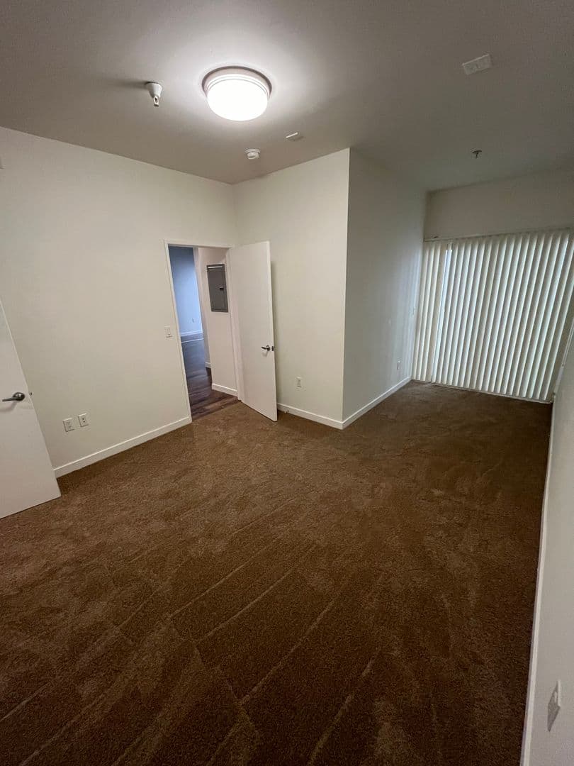 Canoga Park Apartment: 6816 Independence Ave