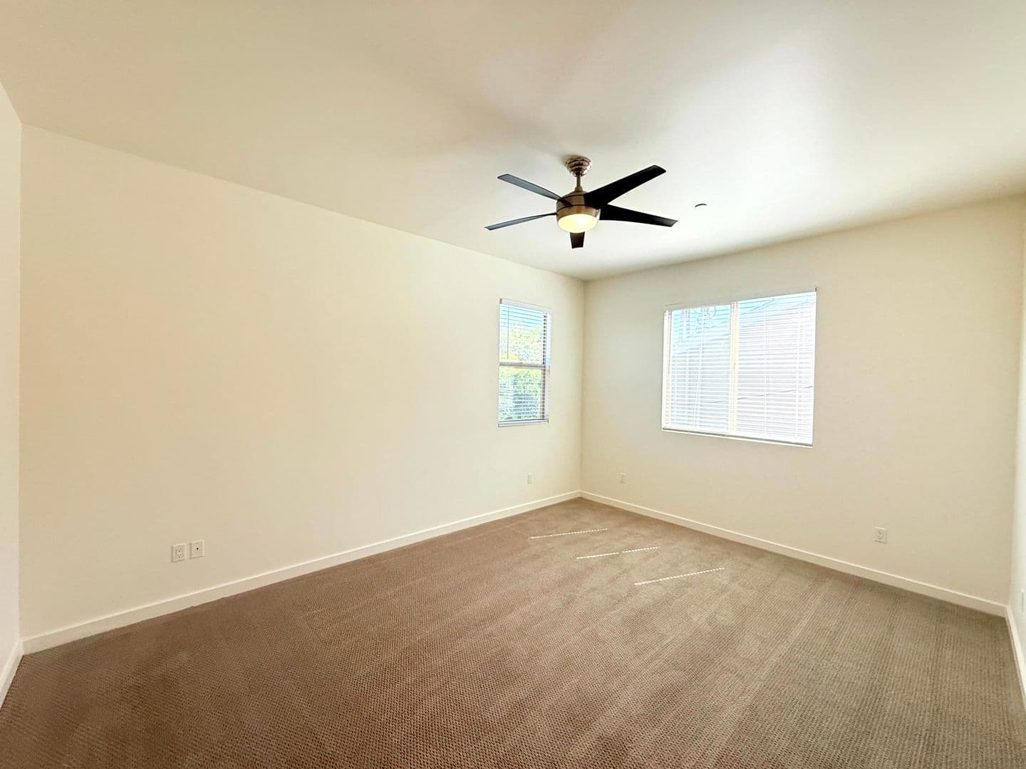 Van Nuys Apartment: 6428 Woodley Avenue