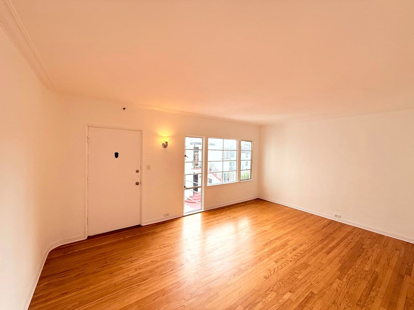 Los Angeles Apartment: 3919 W. 8th Street