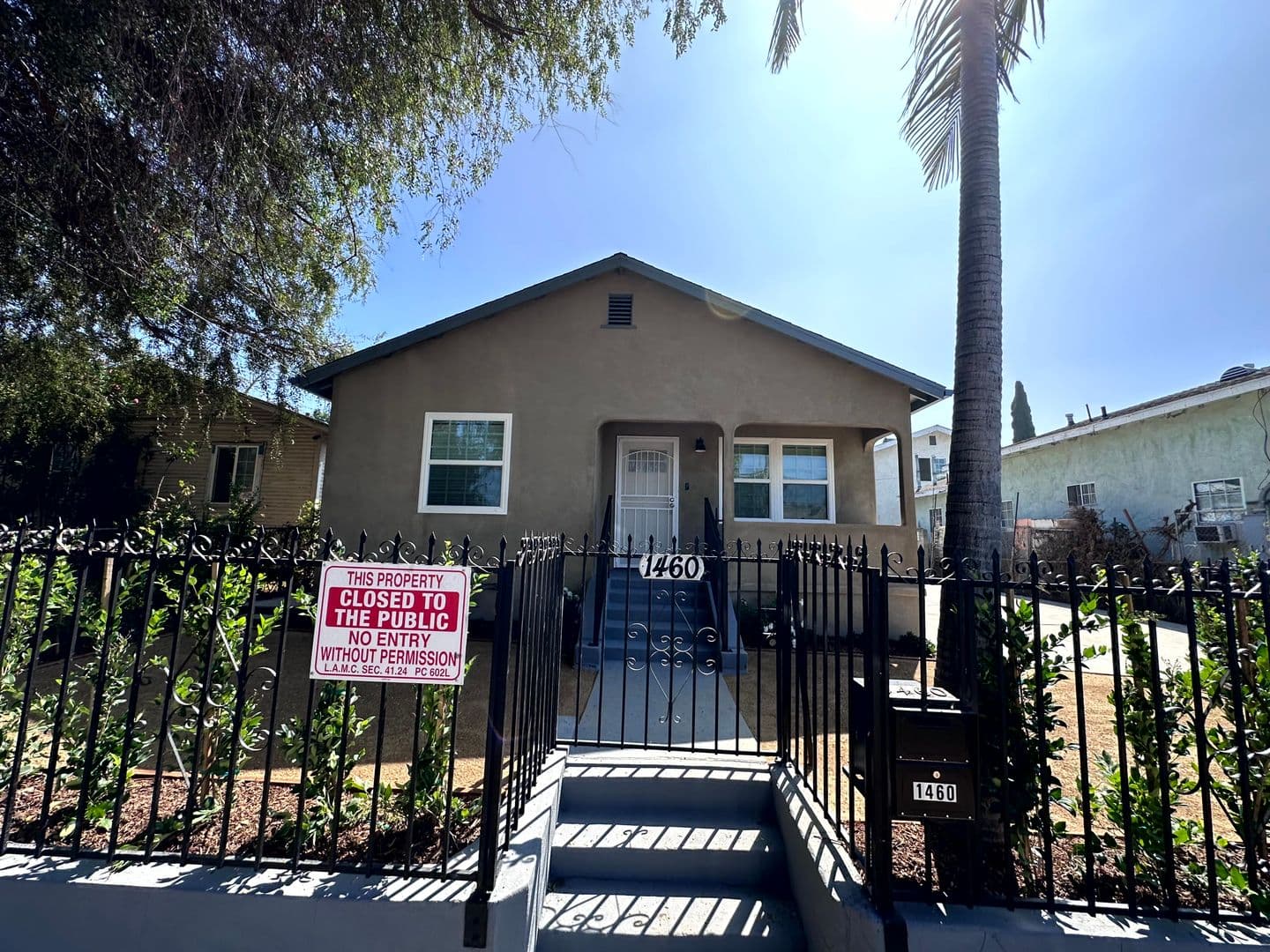 Los Angeles Apartment: 1456-1460 N. Ricardo St.