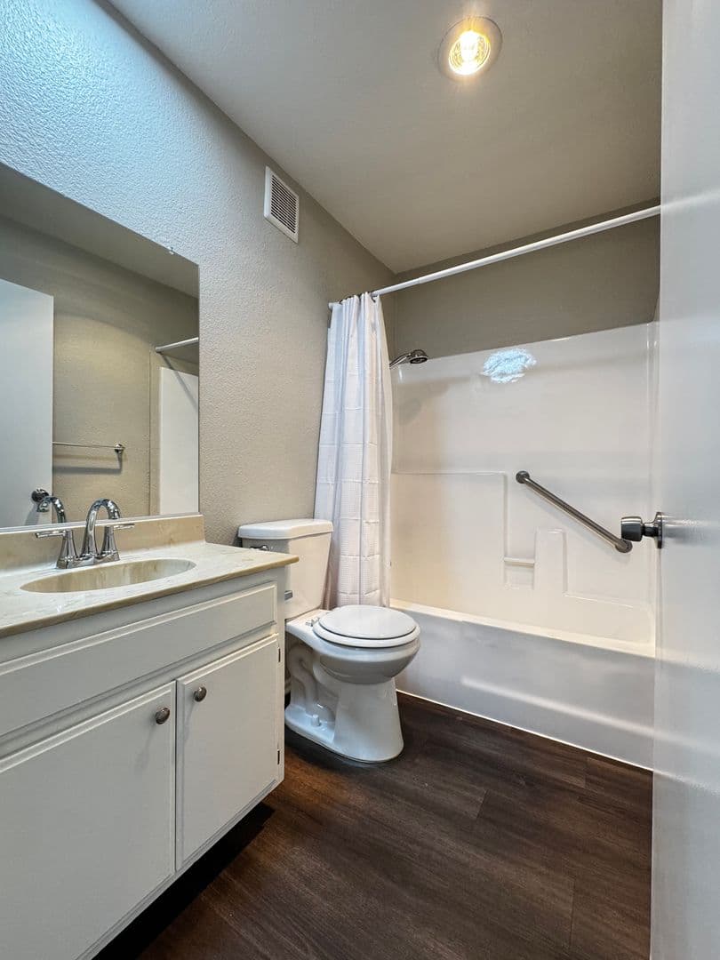 Santa Clarita Apartment: 17740 Scherzinger Lane