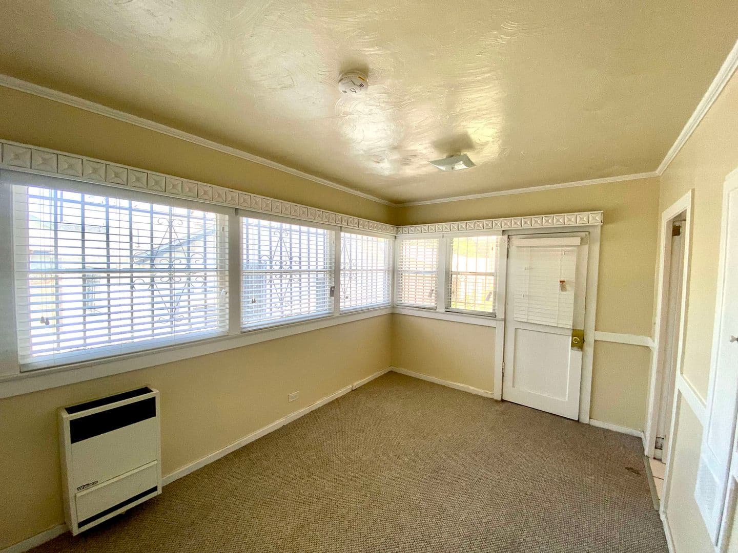 Los Angeles House: 1513 W 45th St
