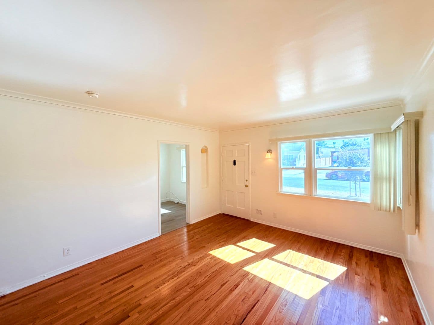 Los Angeles Apartment: 3531-3541 12th Avenue
