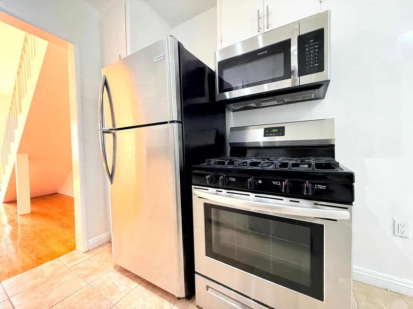 Los Angeles Apartment: 6200-6206 Fountain Avenue